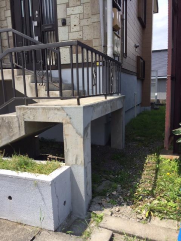 外構工事もお任せください！階段部モルタル補修工事♬　小樽市