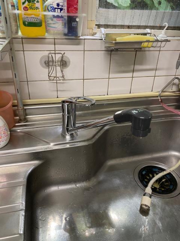 台所の混合水栓の交換とトイレの水漏れ修理を行いました♬　小樽市